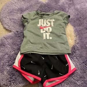 Nike infant set